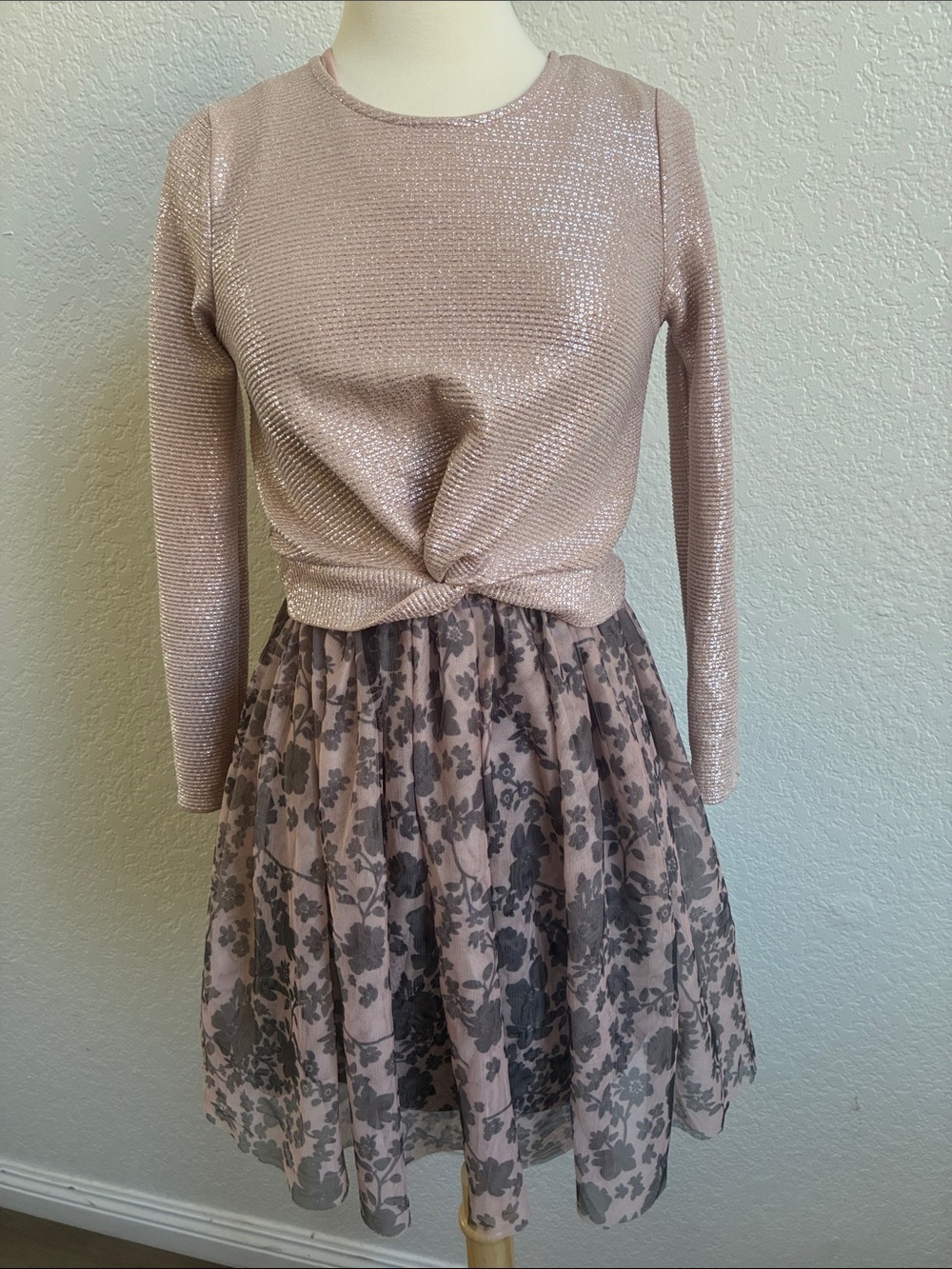 Beautees Metallic Blush Knit Top with Floral Overlay Skirt